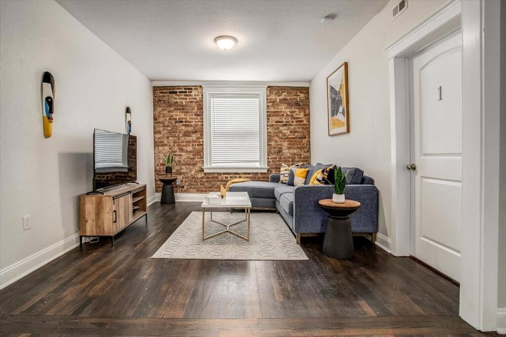 Oasis Midtown Kc- 2 Bedroom Apt Kansas City Kültér fotó