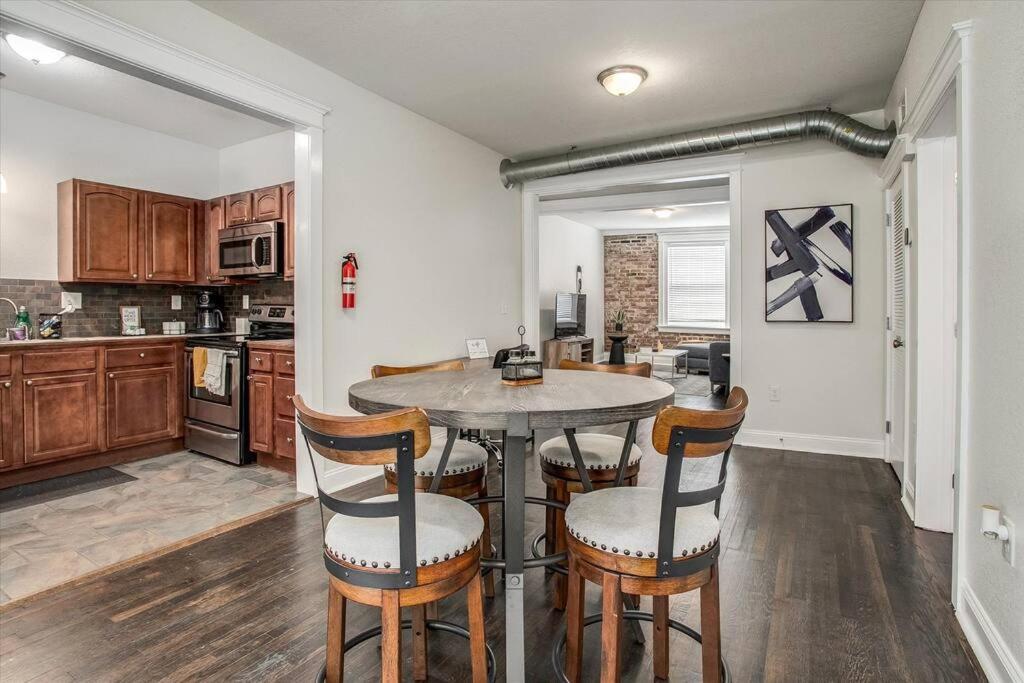 Oasis Midtown Kc- 2 Bedroom Apt Kansas City Kültér fotó